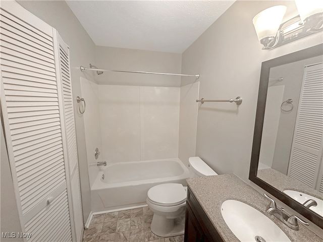 1408 Stoney Run 148, Broadview Heights, OH 44147