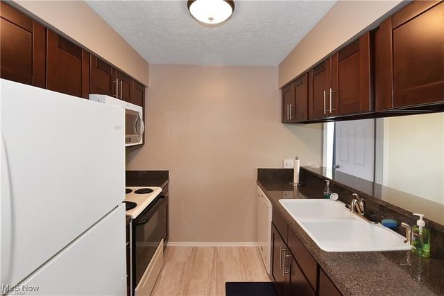 1408 Stoney Run 148, Broadview Heights, OH 44147