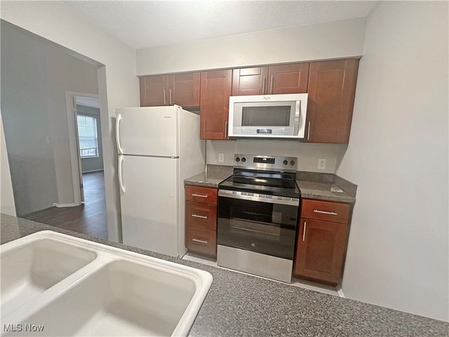 1408 Stoney Run 148, Broadview Heights, OH 44147