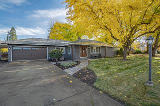 3642 Oak Pine Way, Central Point, OR 97502