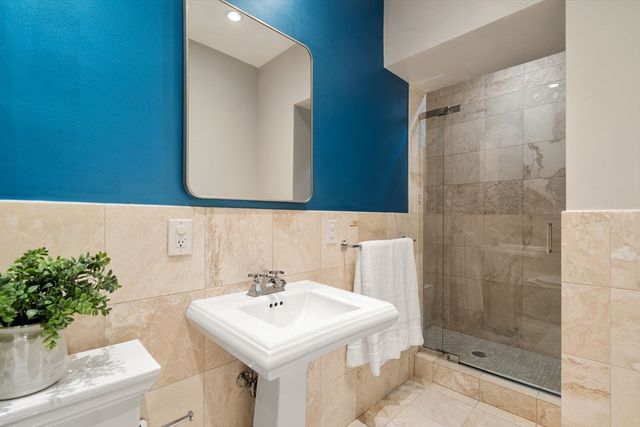 11 Wyman St 2A, Boston, MA 02130