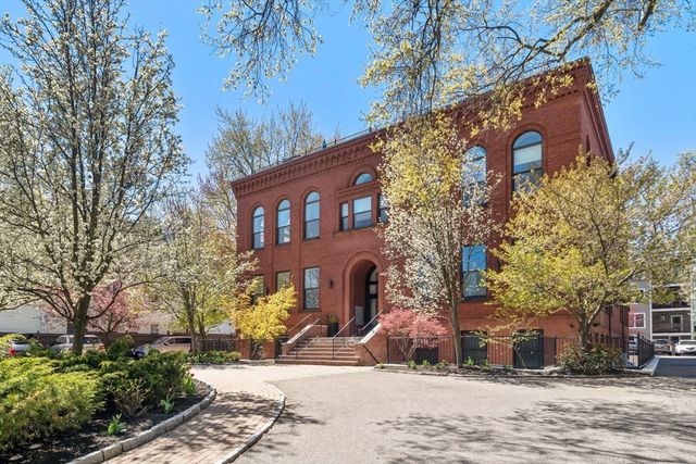 11 Wyman St 2A, Boston, MA 02130