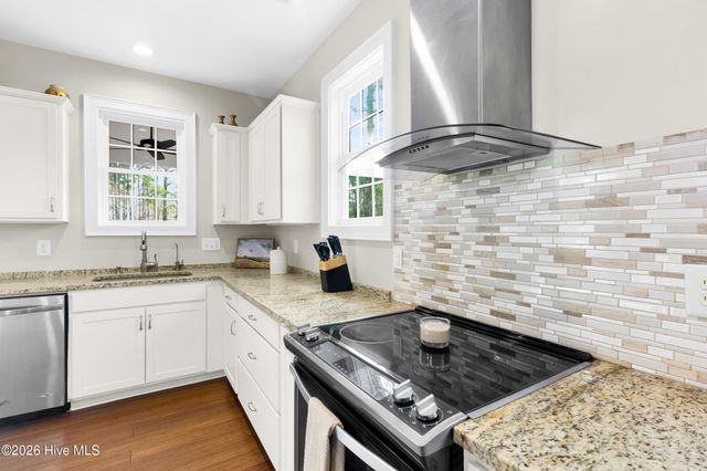 61 Spinnaker Point Road N, Oriental, NC 28571