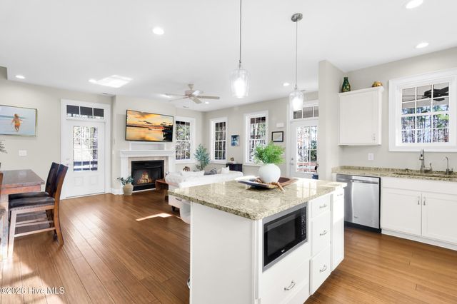 61 Spinnaker Point Road N, Oriental, NC 28571