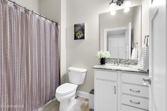 61 Spinnaker Point Road N, Oriental, NC 28571