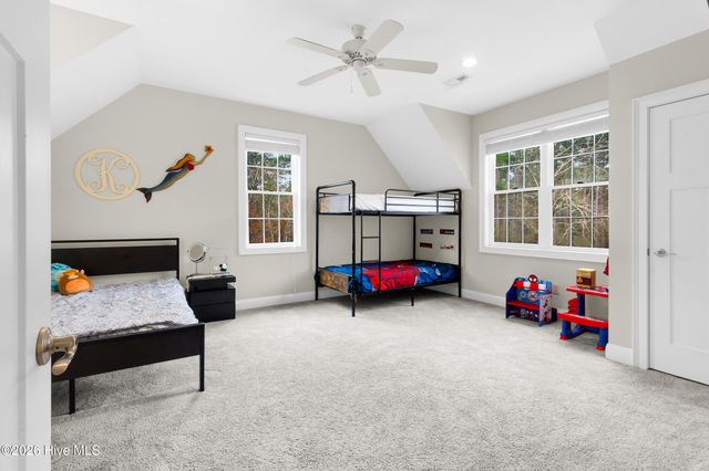 61 Spinnaker Point Road N, Oriental, NC 28571