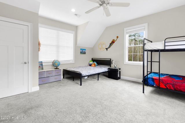 61 Spinnaker Point Road N, Oriental, NC 28571