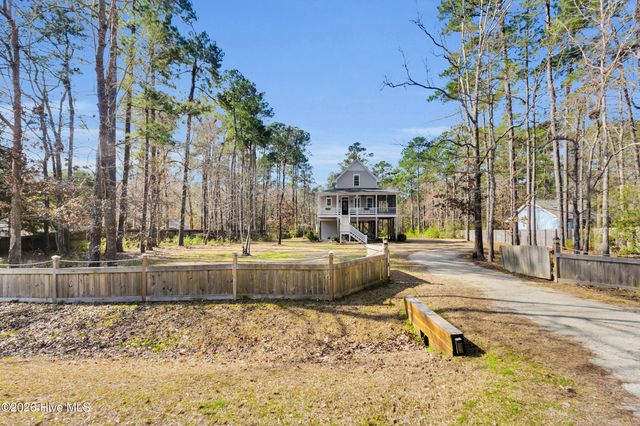 61 Spinnaker Point Road N, Oriental, NC 28571