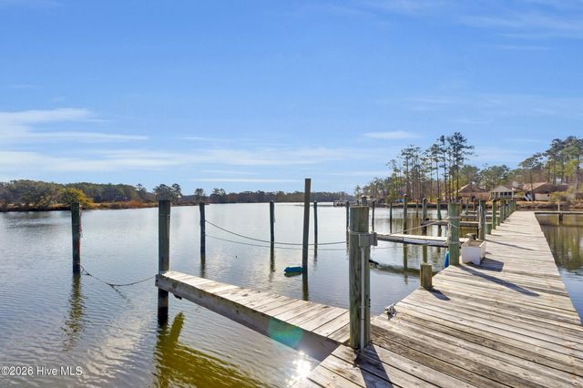 61 Spinnaker Point Road N, Oriental, NC 28571