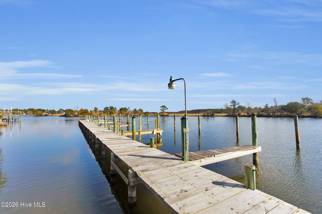 61 Spinnaker Point Road N, Oriental, NC 28571