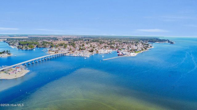 61 Spinnaker Point Road N, Oriental, NC 28571