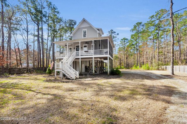 61 Spinnaker Point Road N, Oriental, NC 28571