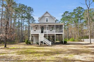 61 Spinnaker Point Road N, Oriental, NC 28571