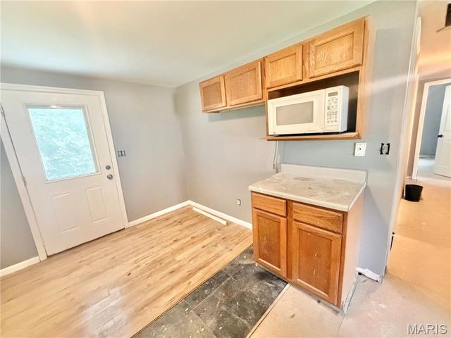 1408 W Congress Street, Pacific, MO 63069