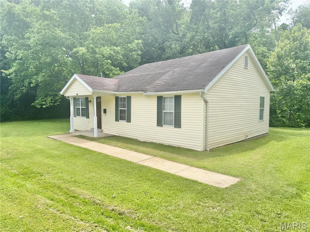 1408 W Congress Street, Pacific, MO 63069