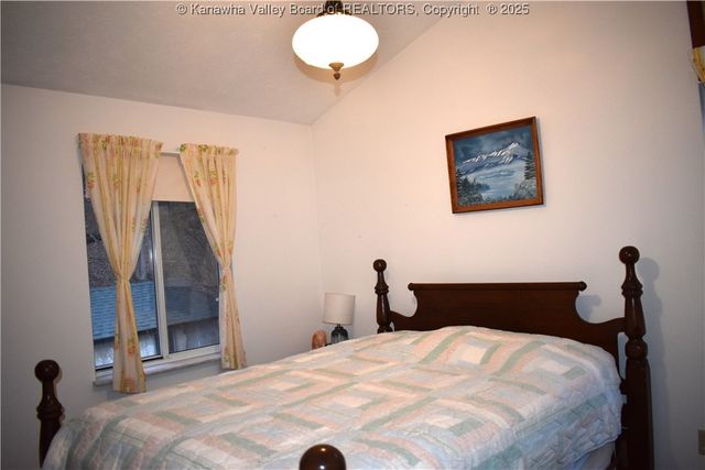 882 Patterson Drive, Elkview, WV 25071