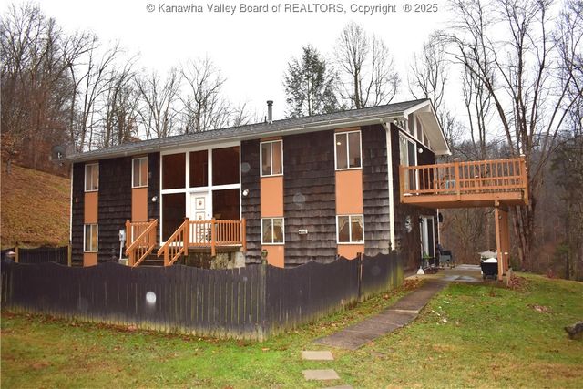 882 Patterson Drive, Elkview, WV 25071