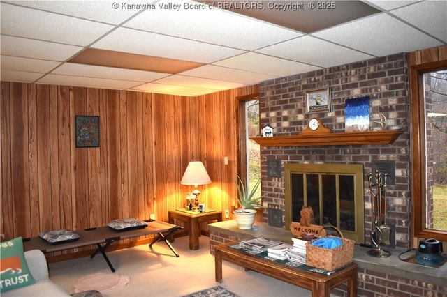 882 Patterson Drive, Elkview, WV 25071