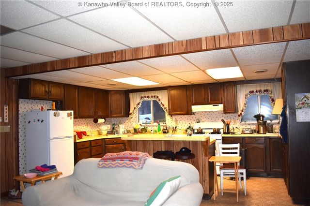 882 Patterson Drive, Elkview, WV 25071