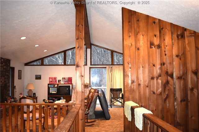 882 Patterson Drive, Elkview, WV 25071