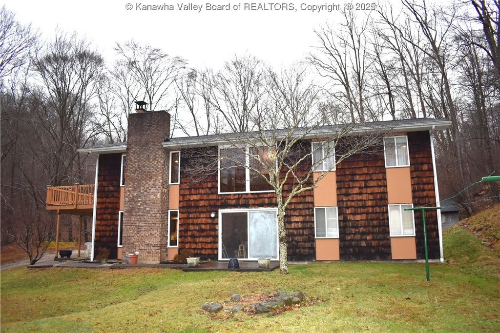 882 Patterson Drive, Elkview, WV 25071