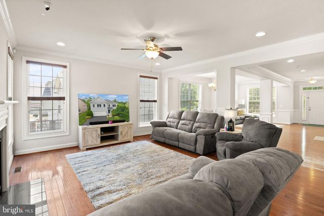 6874 NOYES AVE, Haymarket, VA 20169