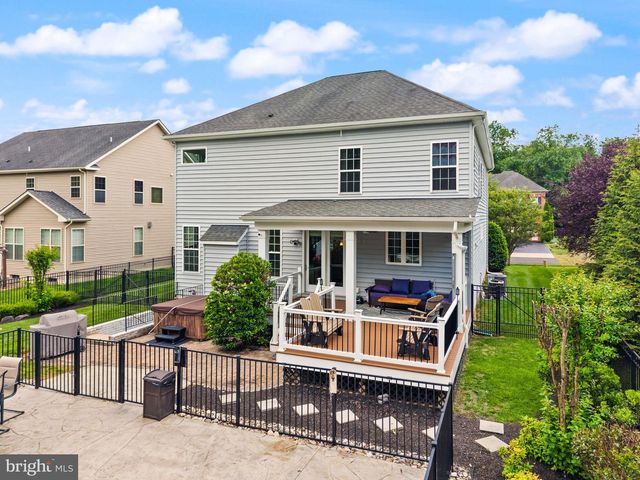 6874 NOYES AVE, Haymarket, VA 20169