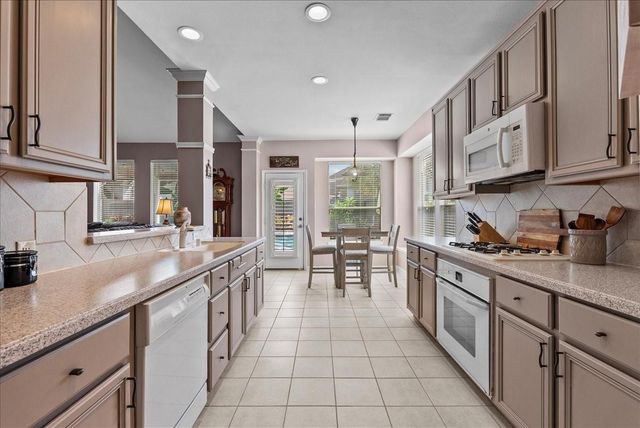 3005 Autumn Park Court, Friendswood, TX 77546