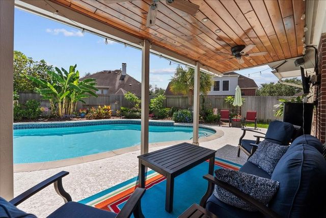 3005 Autumn Park Court, Friendswood, TX 77546