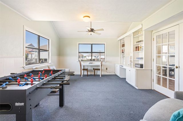 3040 Carioca Court, Crystal Beach, TX 77650