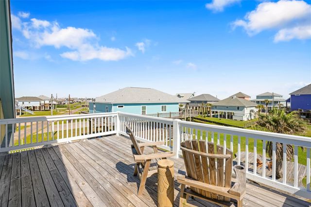 3040 Carioca Court, Crystal Beach, TX 77650