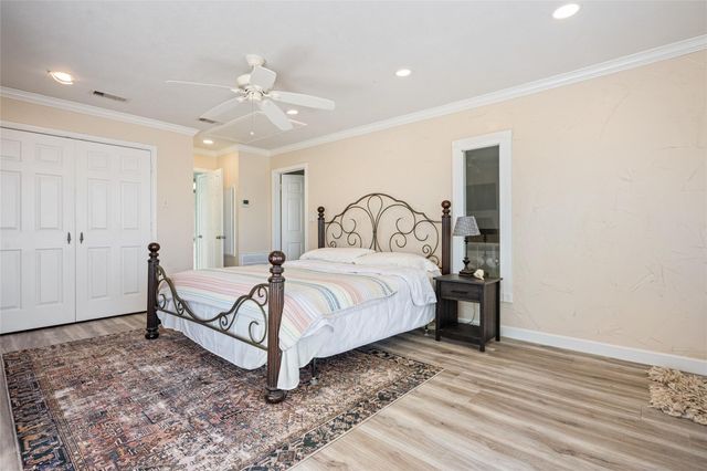 3040 Carioca Court, Crystal Beach, TX 77650