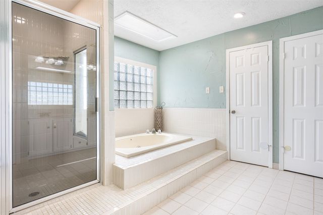 3040 Carioca Court, Crystal Beach, TX 77650