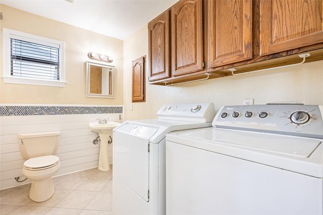 3040 Carioca Court, Crystal Beach, TX 77650