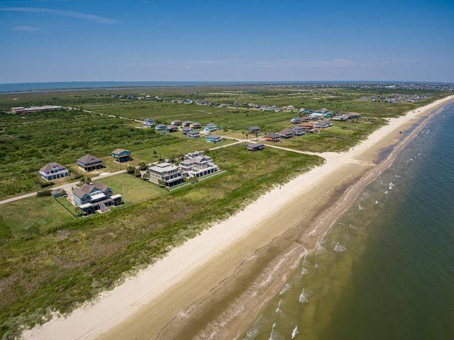 3040 Carioca Court, Crystal Beach, TX 77650