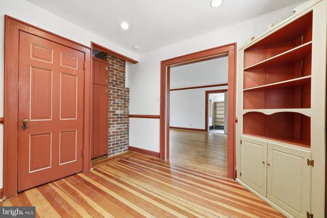 4701 ARGYLE AVE, Garrett Park, MD 20896