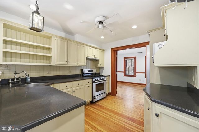 4701 ARGYLE AVE, Garrett Park, MD 20896