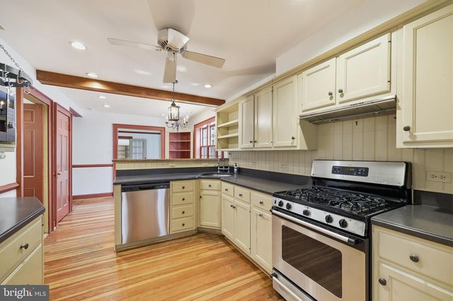 4701 ARGYLE AVE, Garrett Park, MD 20896