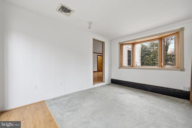 4701 ARGYLE AVE, Garrett Park, MD 20896