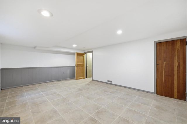 4701 ARGYLE AVE, Garrett Park, MD 20896