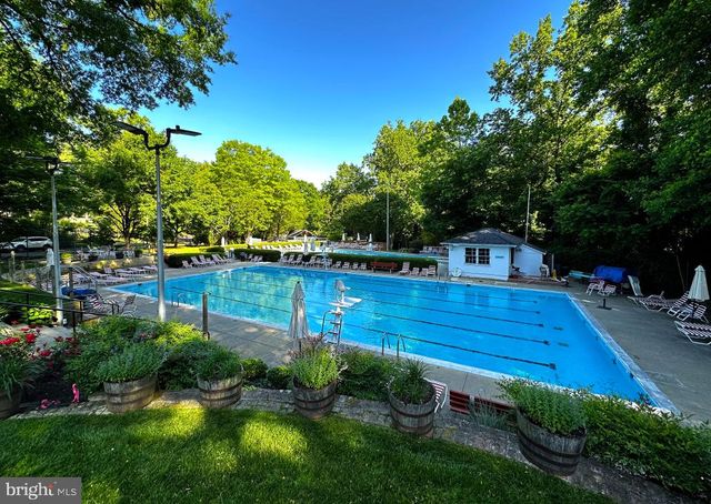 4701 ARGYLE AVE, Garrett Park, MD 20896