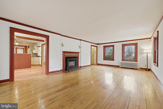 4701 ARGYLE AVE, Garrett Park, MD 20896