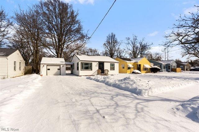 2401 Greenvale Road, Cleveland, OH 44121