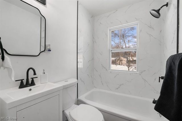 2401 Greenvale Road, Cleveland, OH 44121