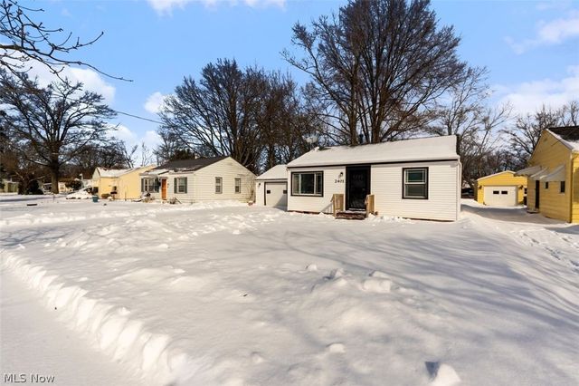 2401 Greenvale Road, Cleveland, OH 44121