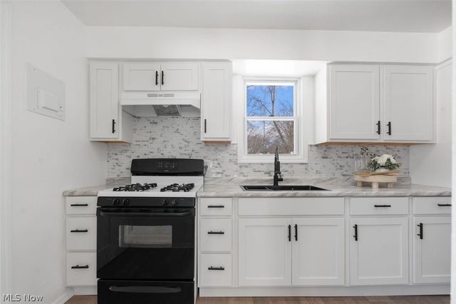 2401 Greenvale Road, Cleveland, OH 44121