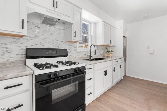 2401 Greenvale Road, Cleveland, OH 44121