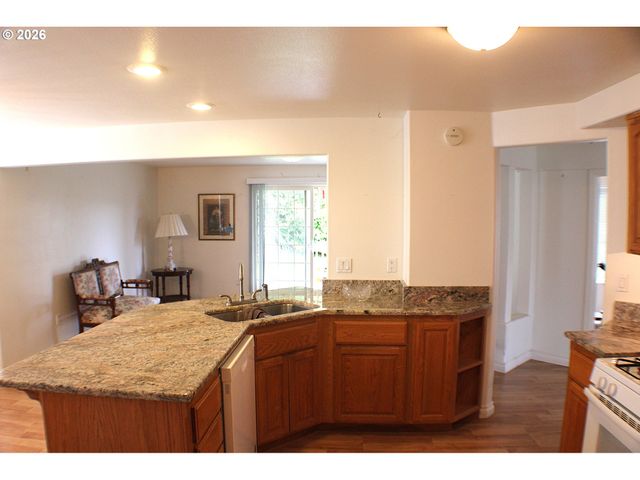 439 CHANDLER Dr, Roseburg, OR 97471