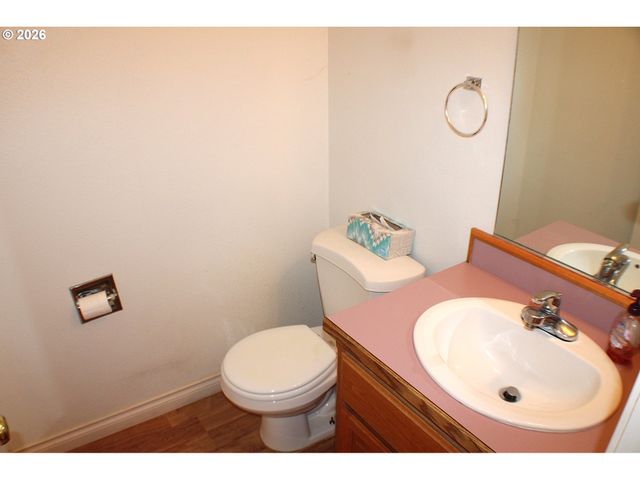 439 CHANDLER Dr, Roseburg, OR 97471