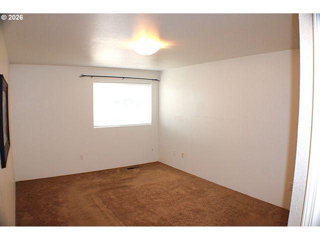 439 CHANDLER Dr, Roseburg, OR 97471